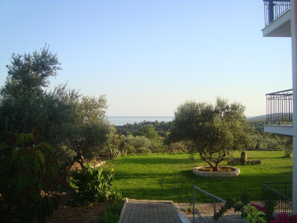 Elpida Apartment *