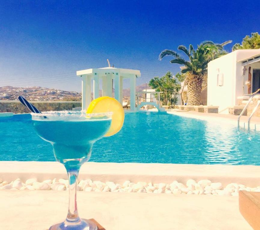 Peristeronas Village Hotel