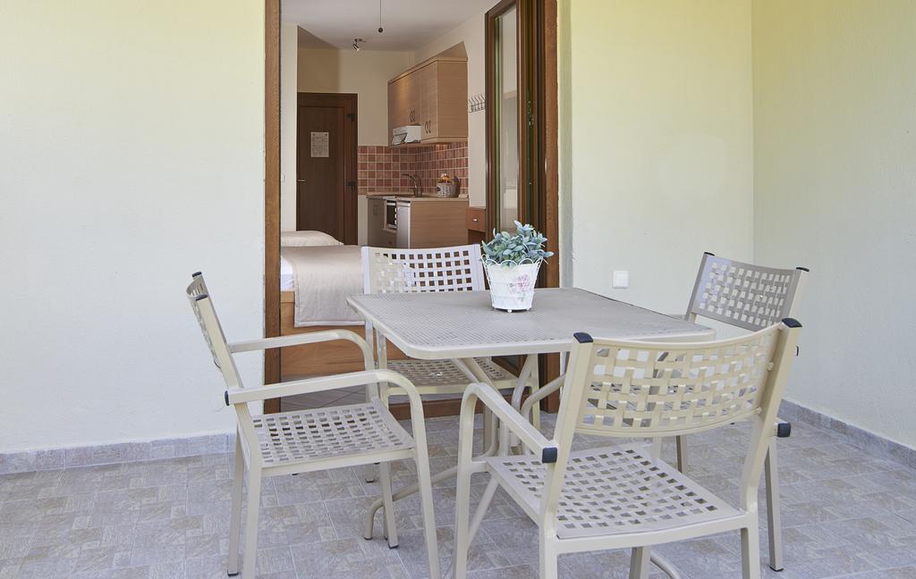 Top Studios Guest house