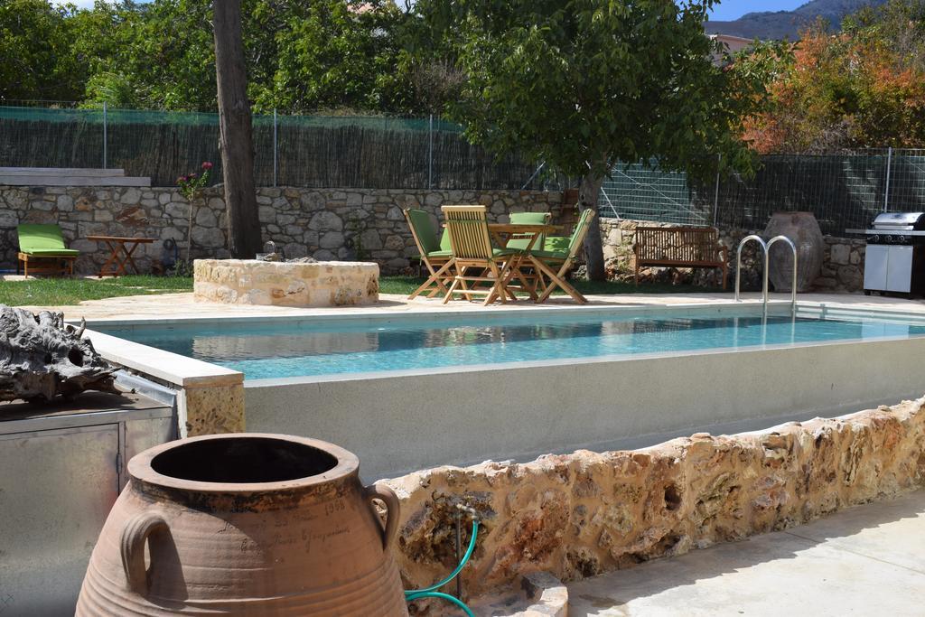 Villa Traditional Stonebuilt Leonanto, Only 5 Km From A Sandy *