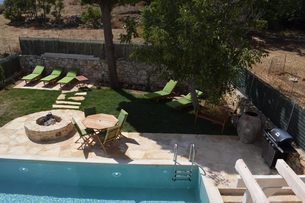 Villa Traditional Stonebuilt Leonanto, Only 5 Km From A Sandy