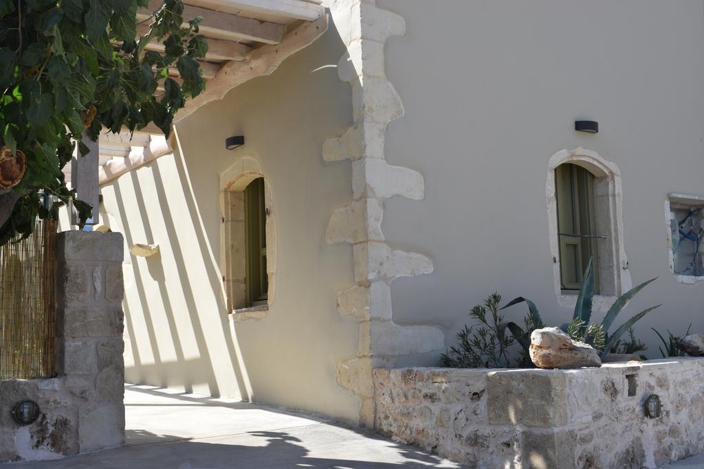 Traditional Stonebuilt Leonanto, Only 5 Km From A Sandy * Kastellos