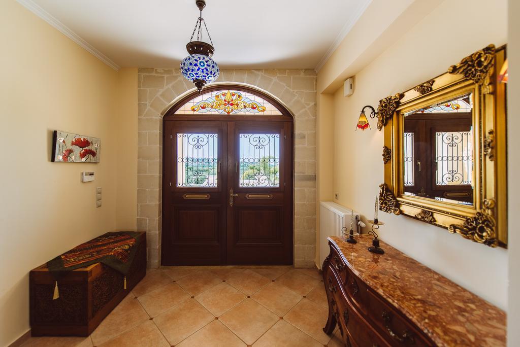 Carmelina Villa *