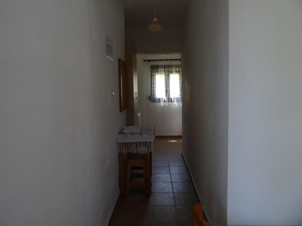 House Anna Houhlia