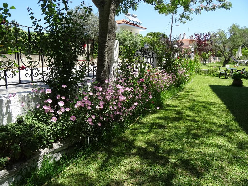 House Anna Houhlia *