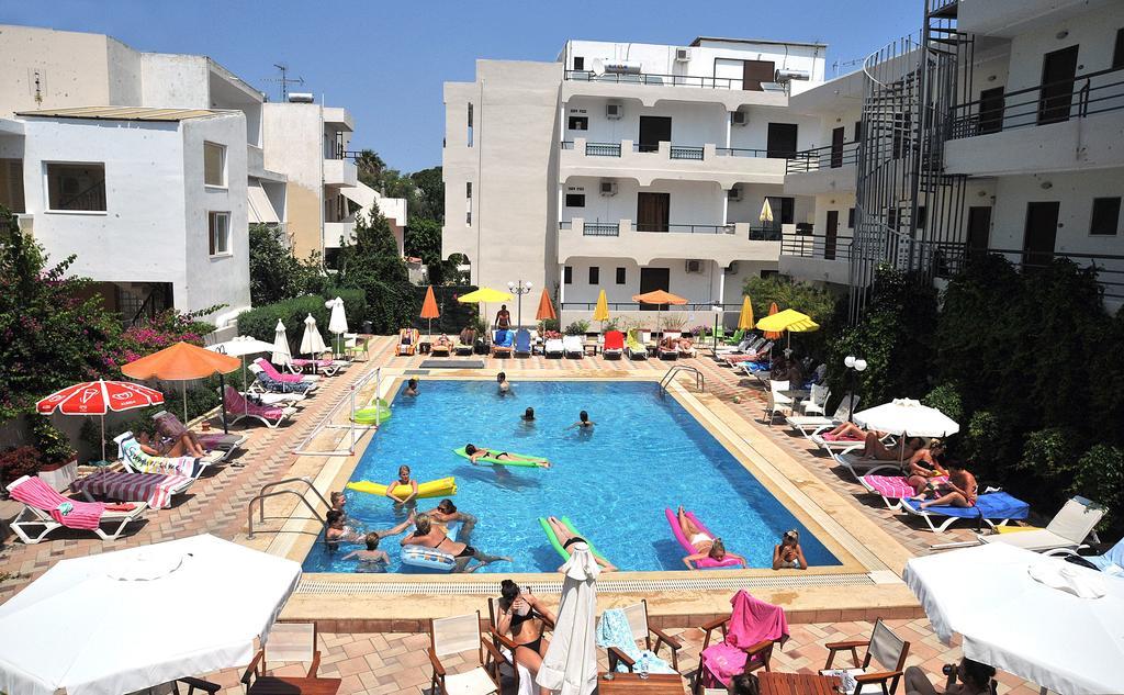 Aparthotel Santa Marina 2*