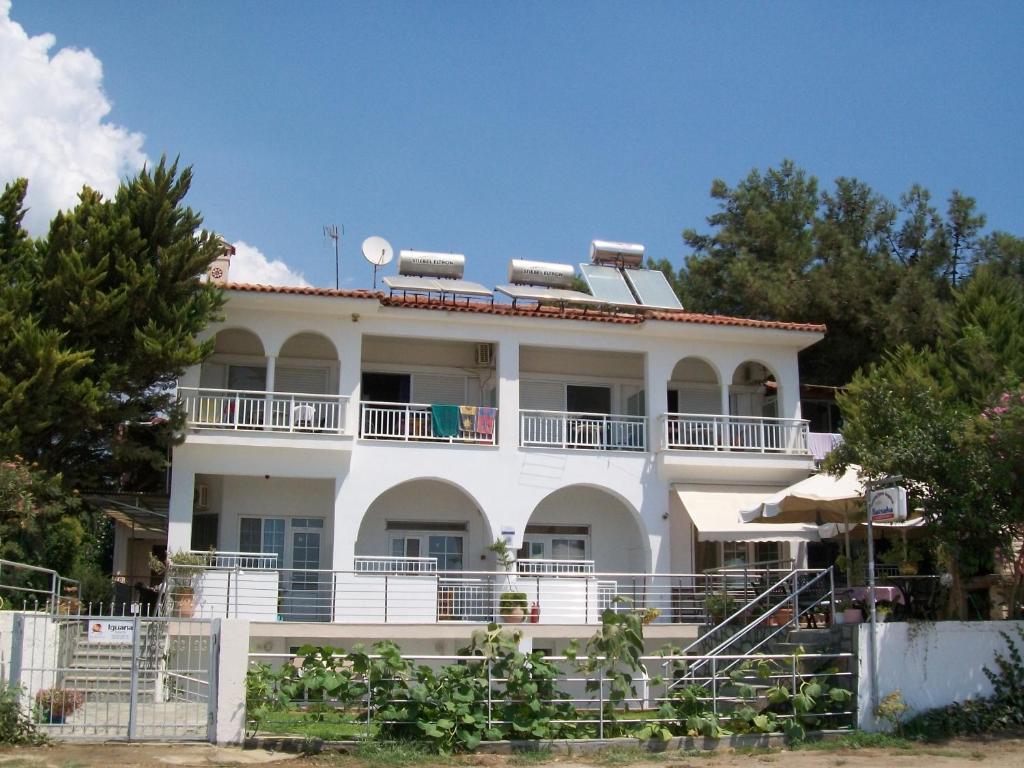 Paschalia Sea View Apartment *