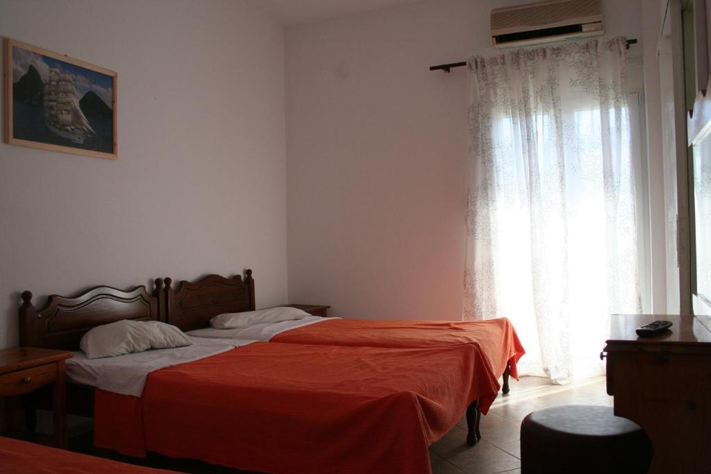 Vasiliki Skiathos Town