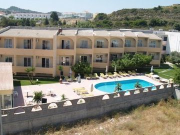 Aparthotel Sevastos 2*