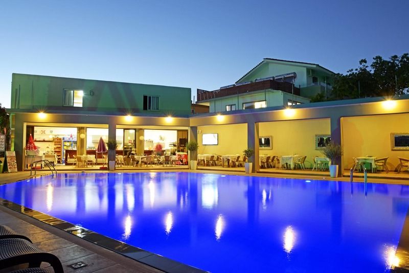 Aparthotel Hillside &