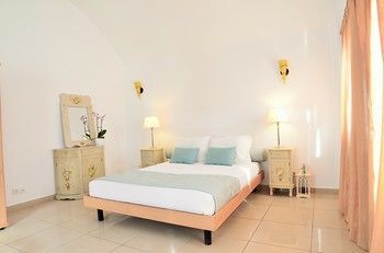 Orelia Apartment