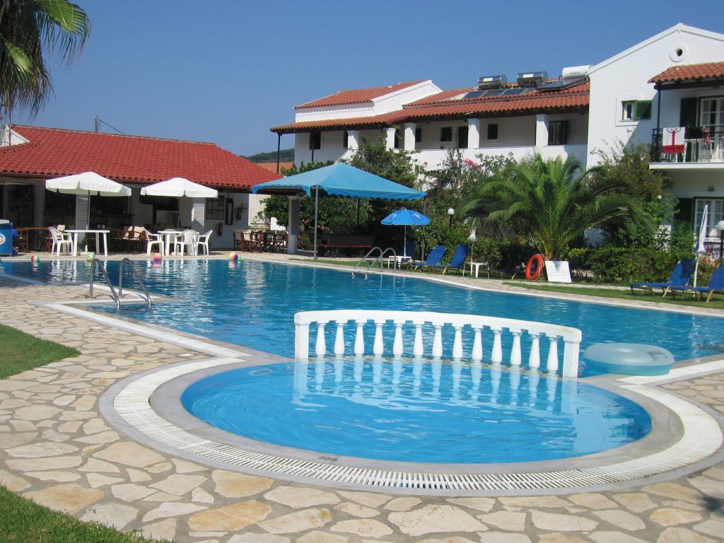 Takis And Efi Hotel 2*