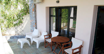 Helen's 11 Boutique Achladies (Skiathos)