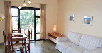 Helen's 11 Boutique Achladies (Skiathos)