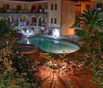 Argo Aparthotel *