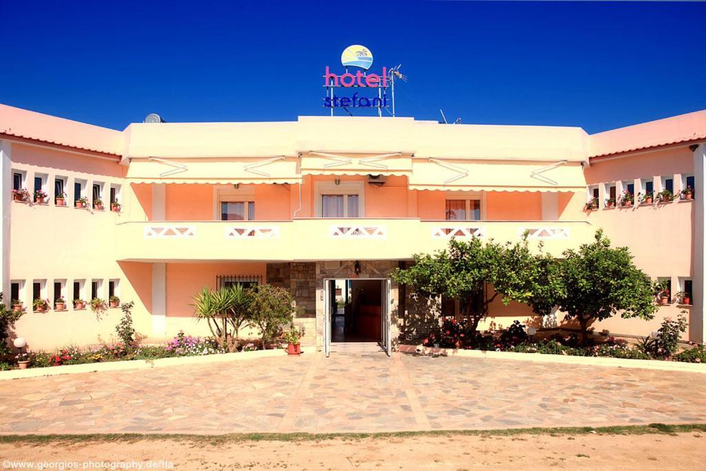 Stefani Hotel 2*