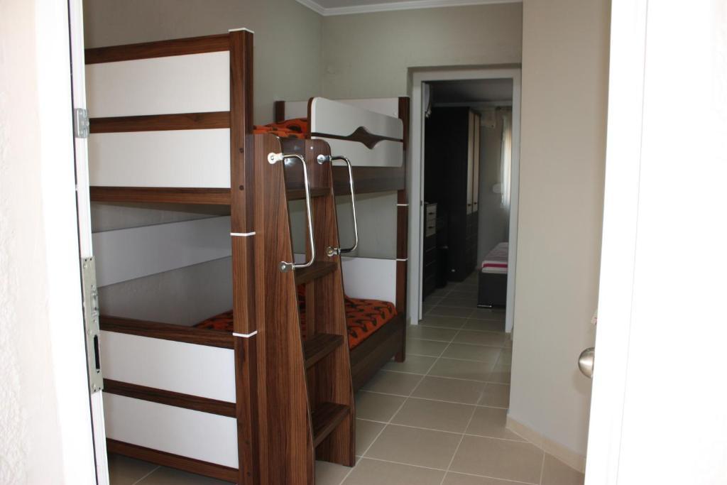 Pagona House
