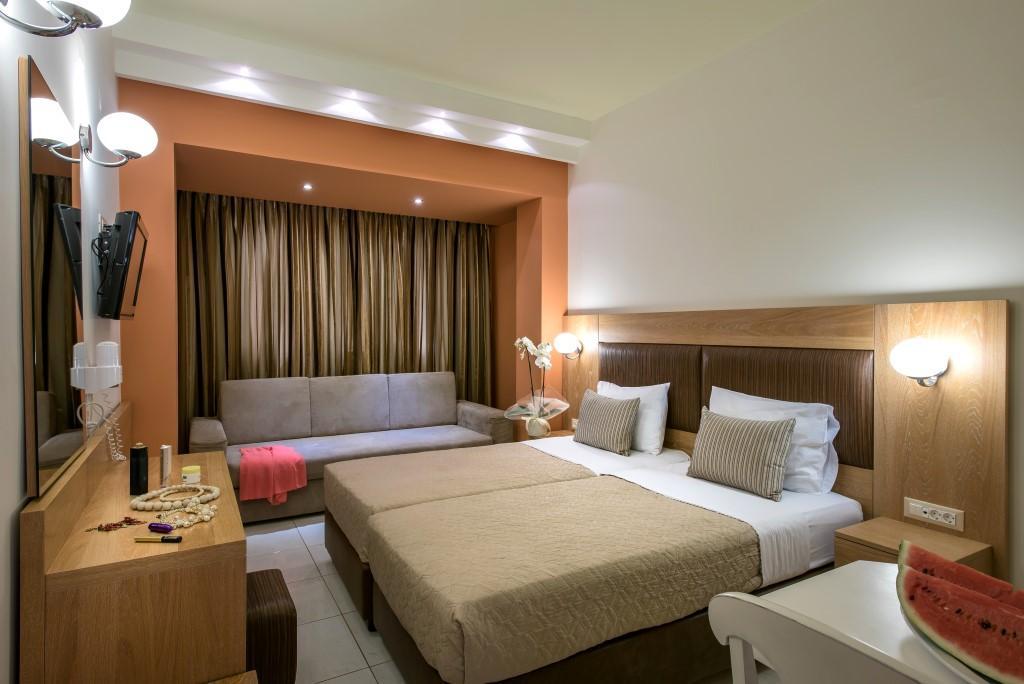 Aparthotel Bella Elena By Estia 3*