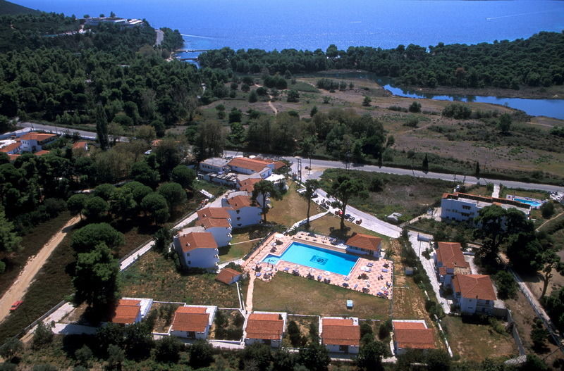 Caravos Koukounaries