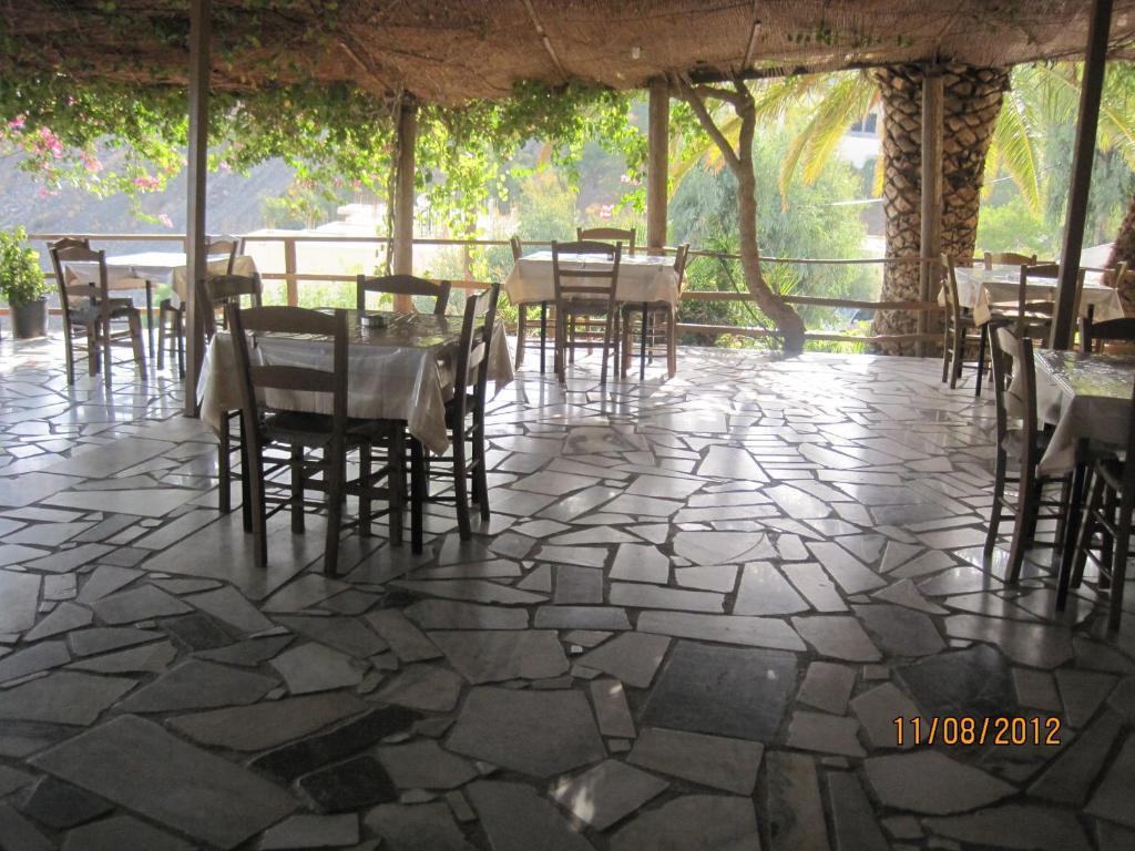 Sfinias Aparthotel
