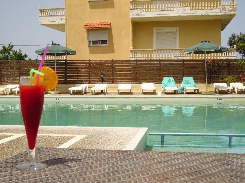 Maritime Aparthotel Petaloudes