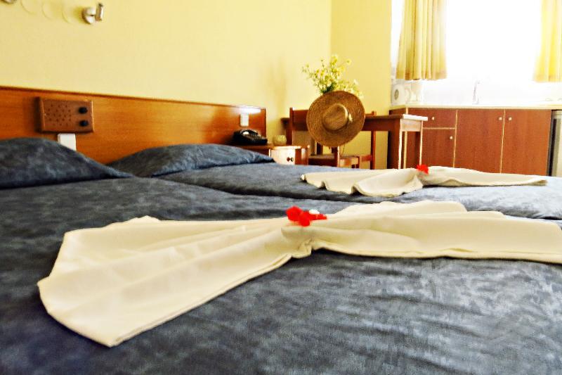 Aparthotel Maritime Petaloudes