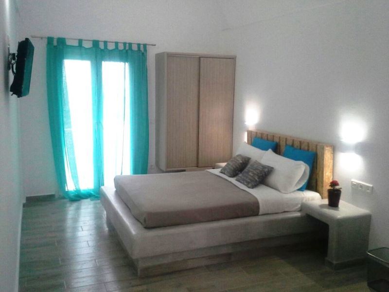 Hotel Azalea Kamari (Santorini)