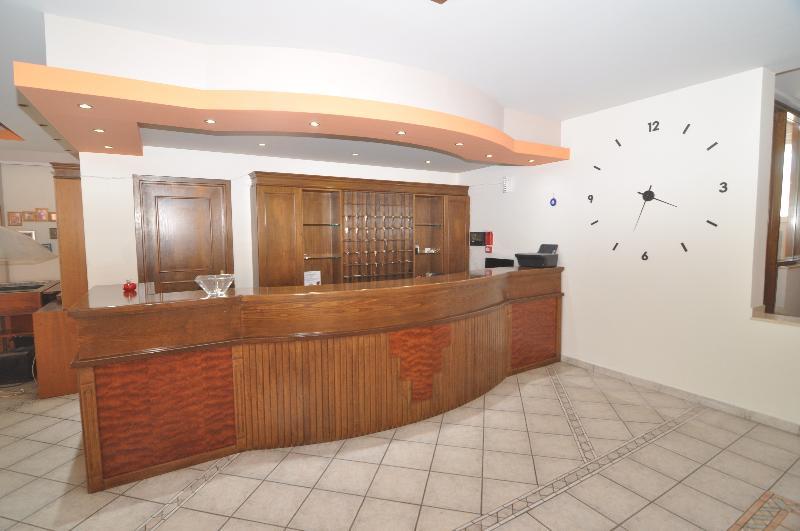 Nefeli Hotel 4*