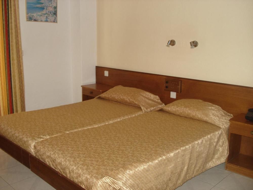 Maritime Aparthotel Petaloudes