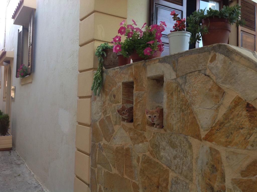 Asterias Studios & Kalyves