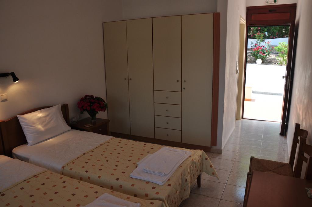 Aparthotel Kato Palace