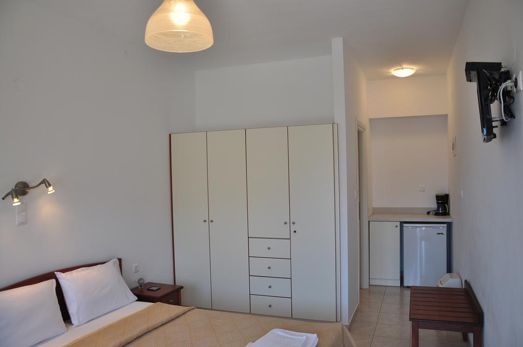Kato Palace Aparthotel *