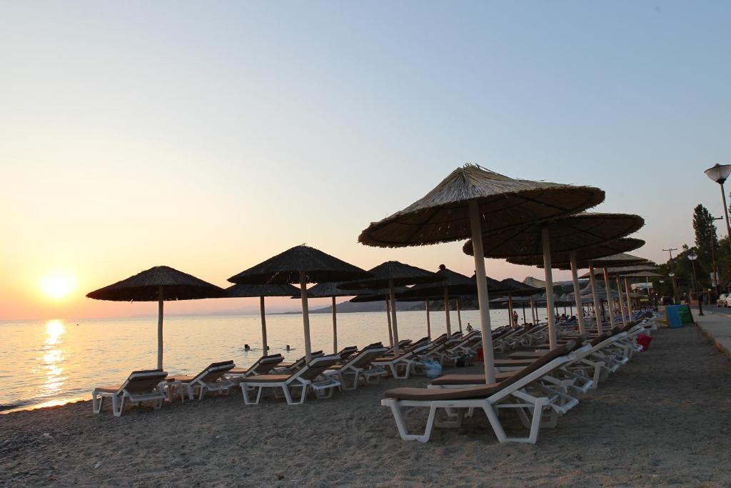 Hotel Meliton & By The 3*