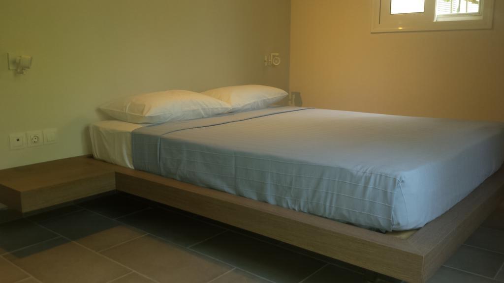Orange Grove Apartment *