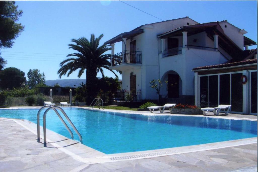 Aparthotel Loula 2*