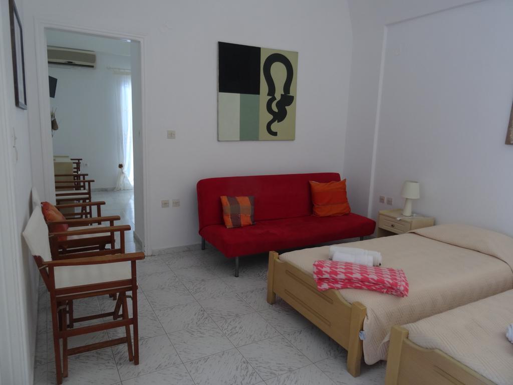 Bella Sant Aparthotel Perissa (Santorini)