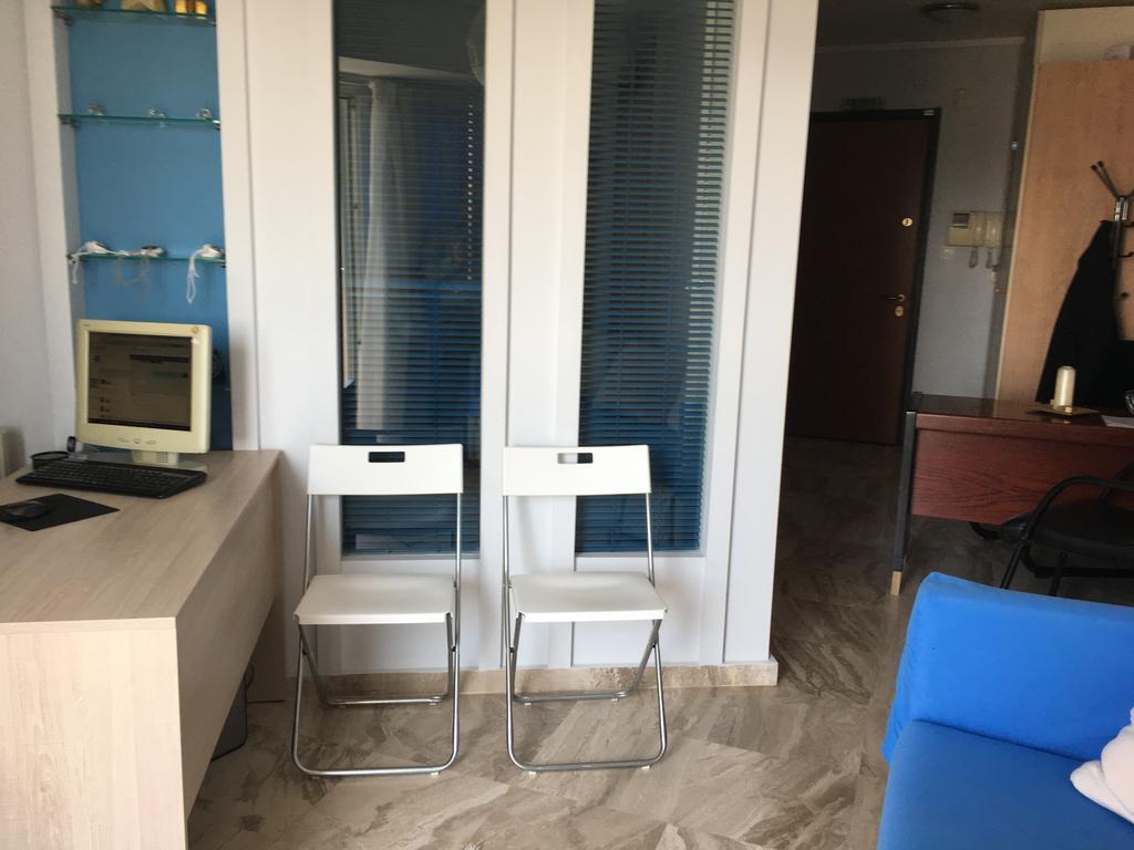 Office-studio Theoxaris *