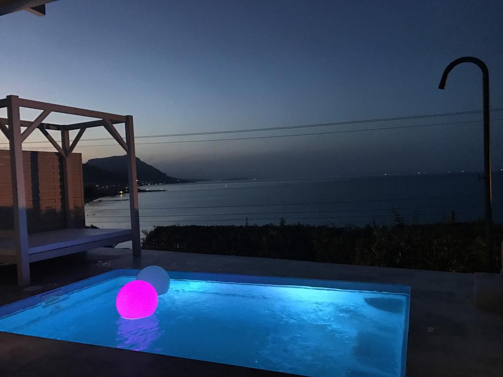 Palms And Spas Retreat Mesongi