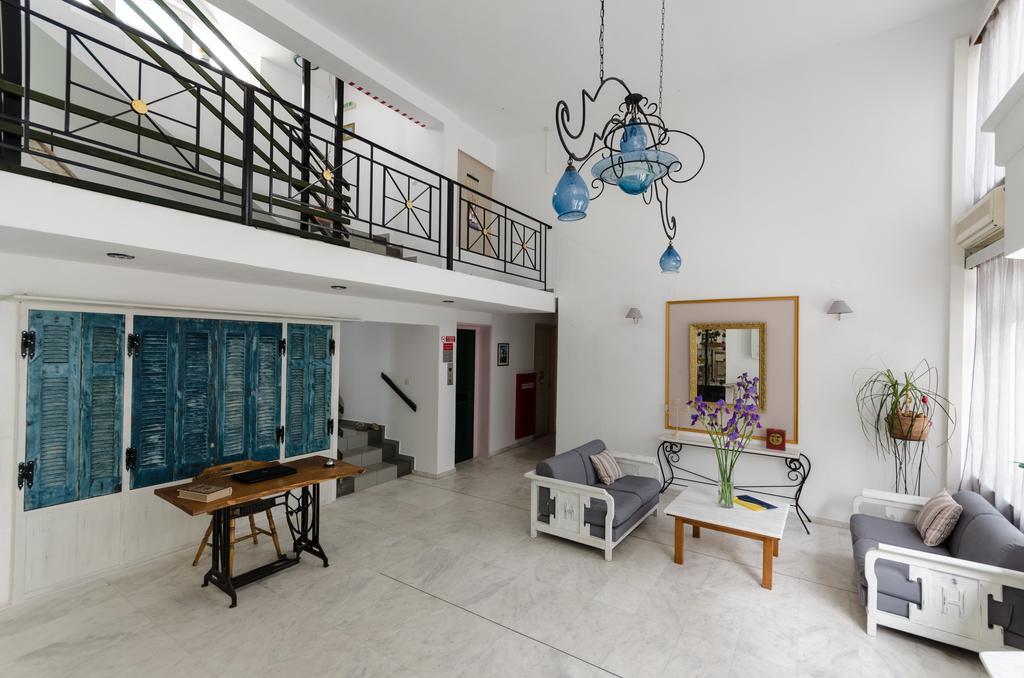 Happiness Apartment