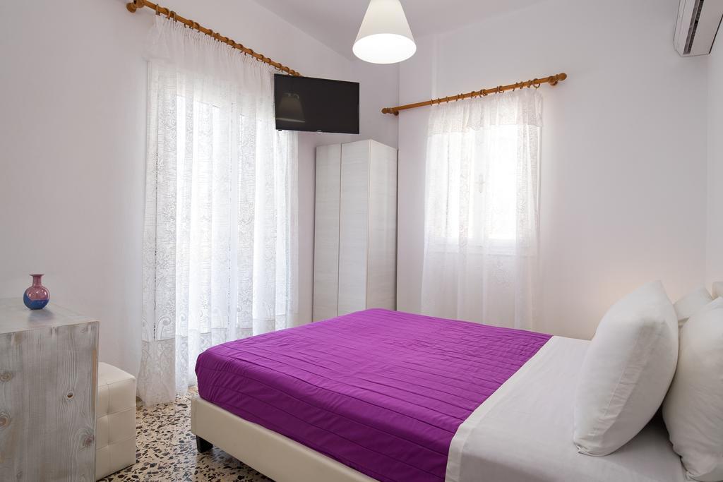 Kavallaris & 2* Messaria (Santorini)