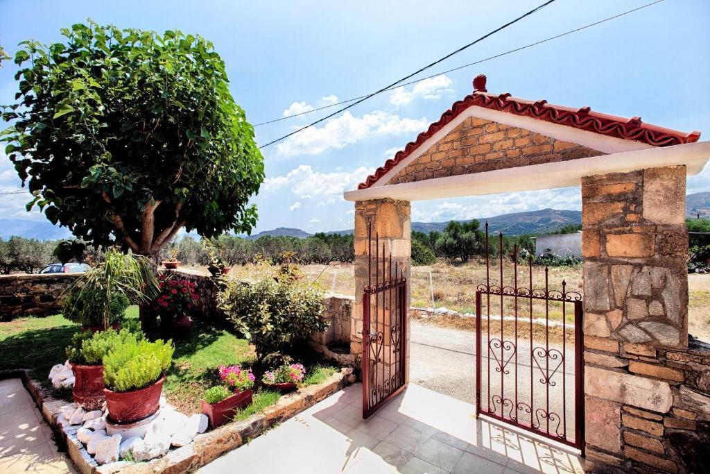 Olive Tree Apartment *