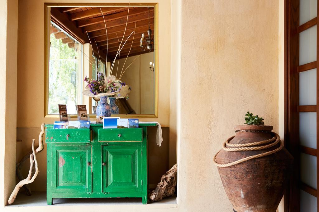 Archodiko Toliadi Boutique And