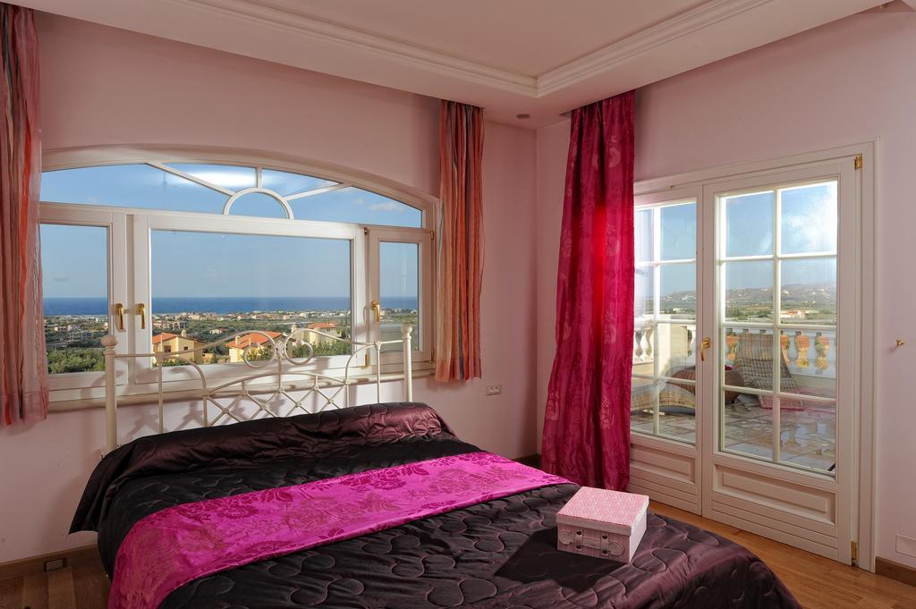 Villa Iris Luxury House
