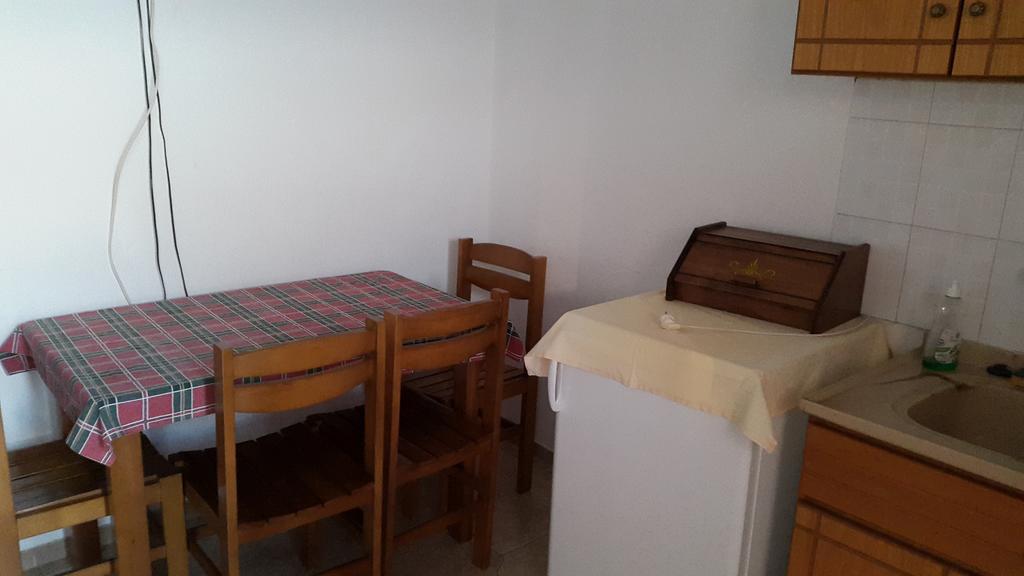 Iro Apartment