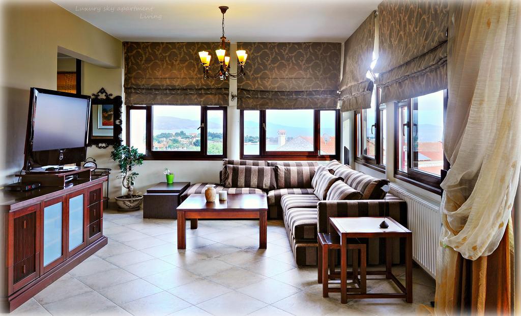 Castri Deluxe Sky Apartment