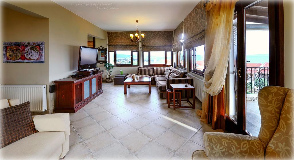 Castri Deluxe Sky Apartment *