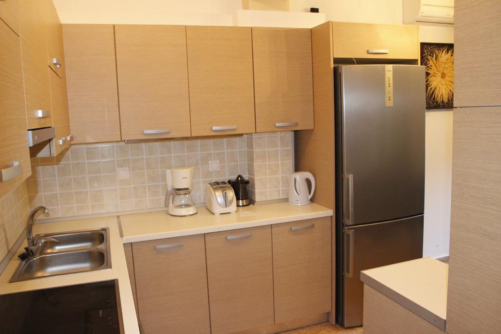 Treis Elies Villas Villa Kriopigi