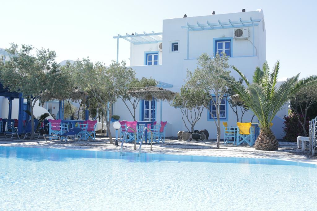 Studios Apartments Perivolos Aparthotel