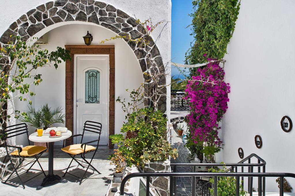 Galatia Fira (Santorini)