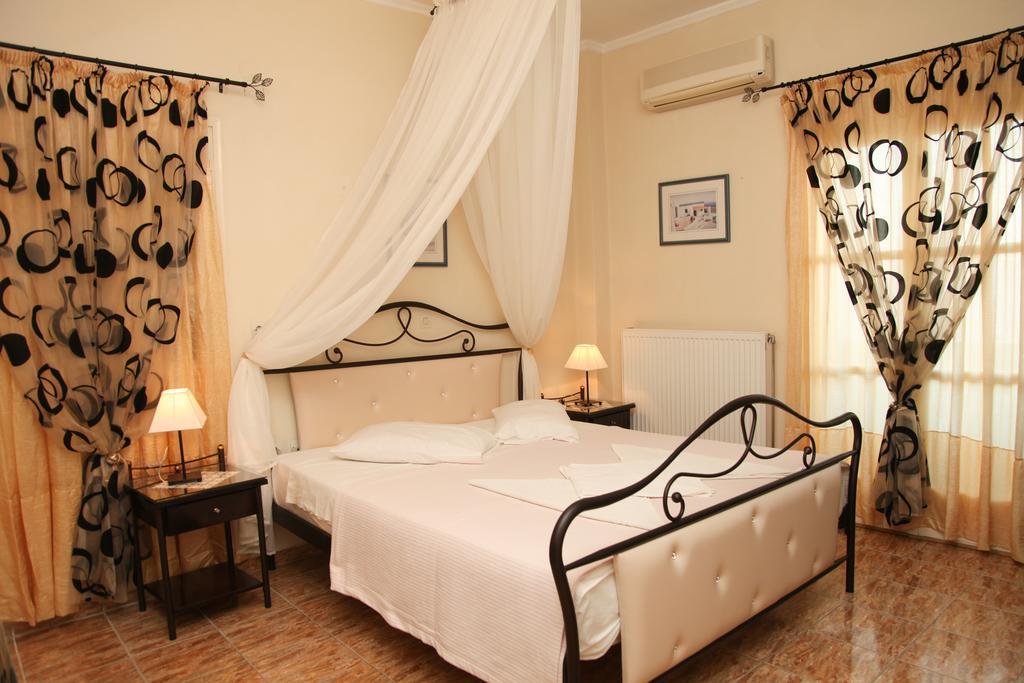 Equanimity * Fira (Santorini)